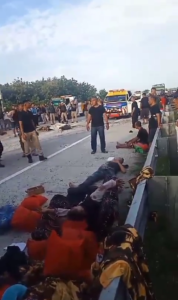 Melaju Kencang, Bus Rombongan Hanura Alami Laka, Tiga Orang MD