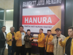 Hidayat Resmi Daftar  Bacabup ke Partai Hanura